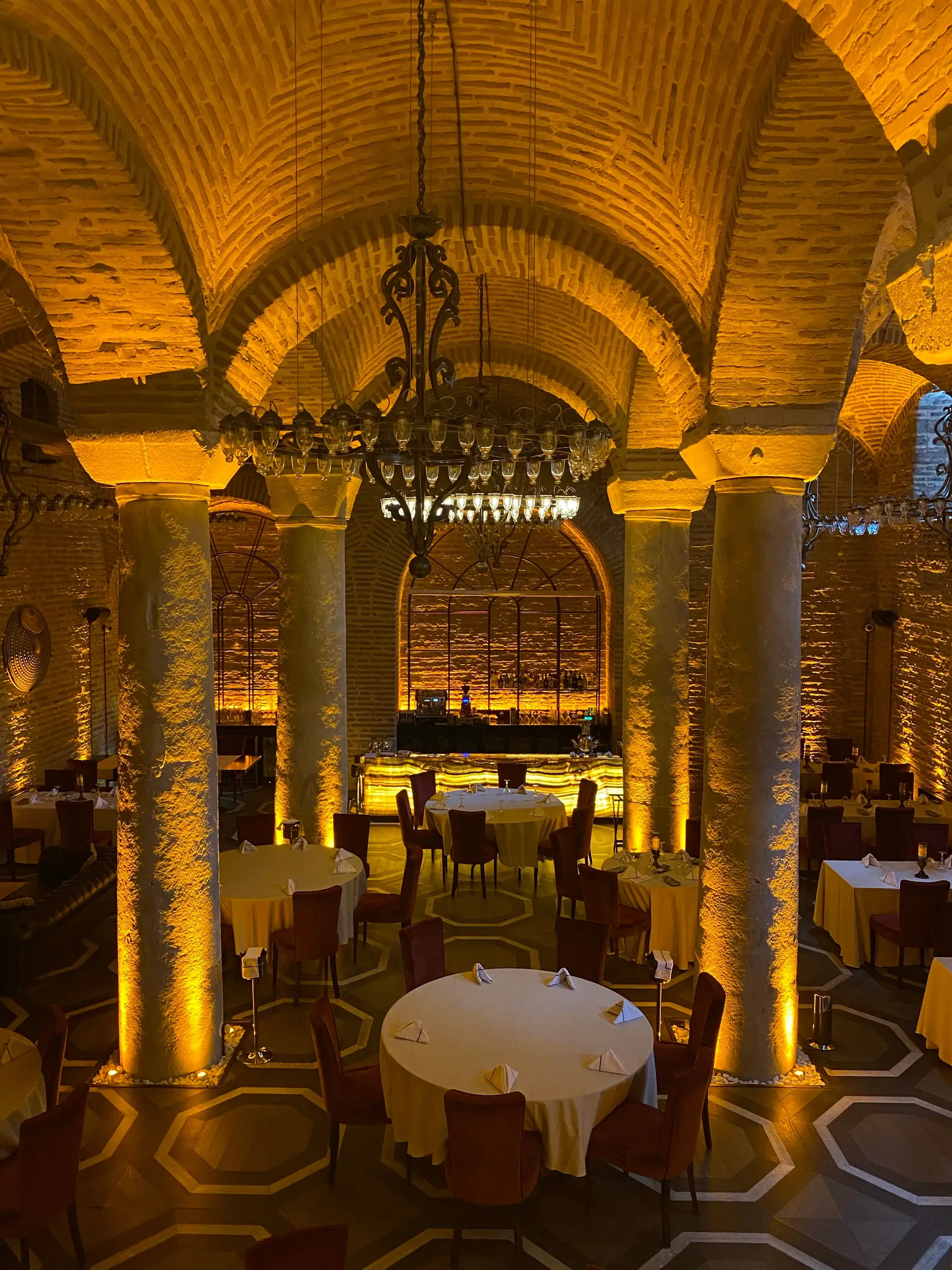 Luxury restaurant hall